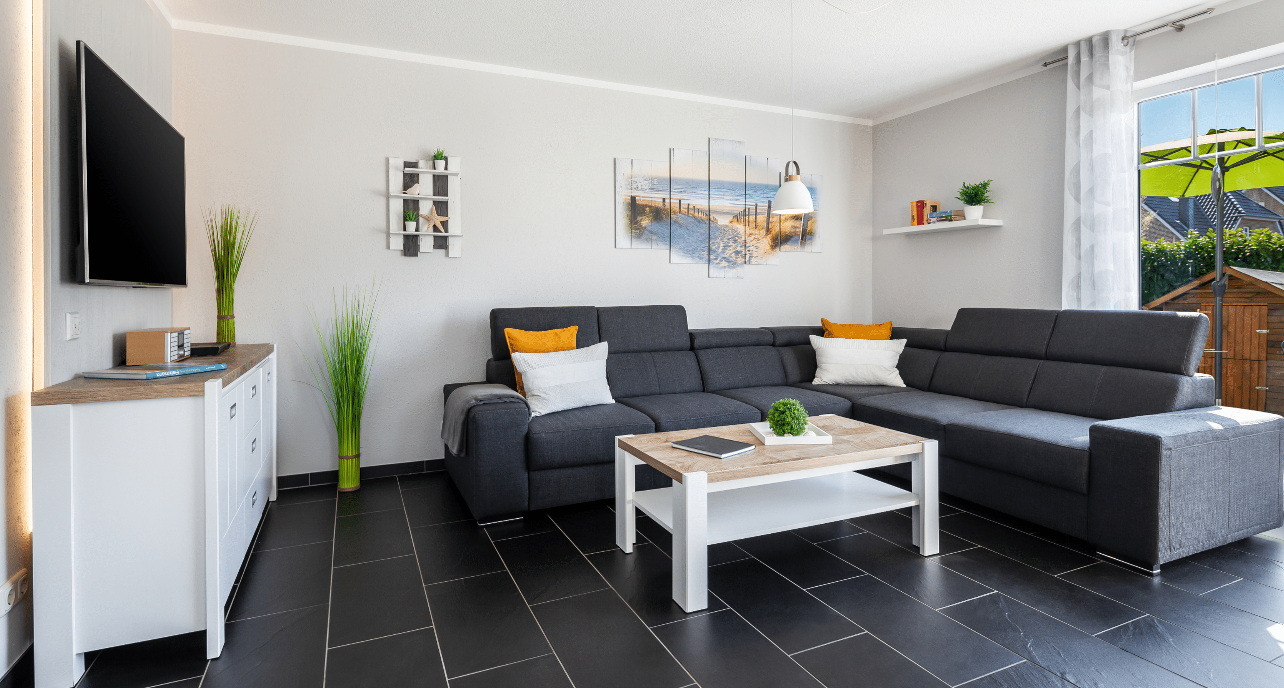 Ferienhaus Strandliebe auf Fehmarn - Blick ins Wohnzimmer